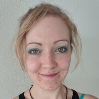 Stephanie Hyland headshot